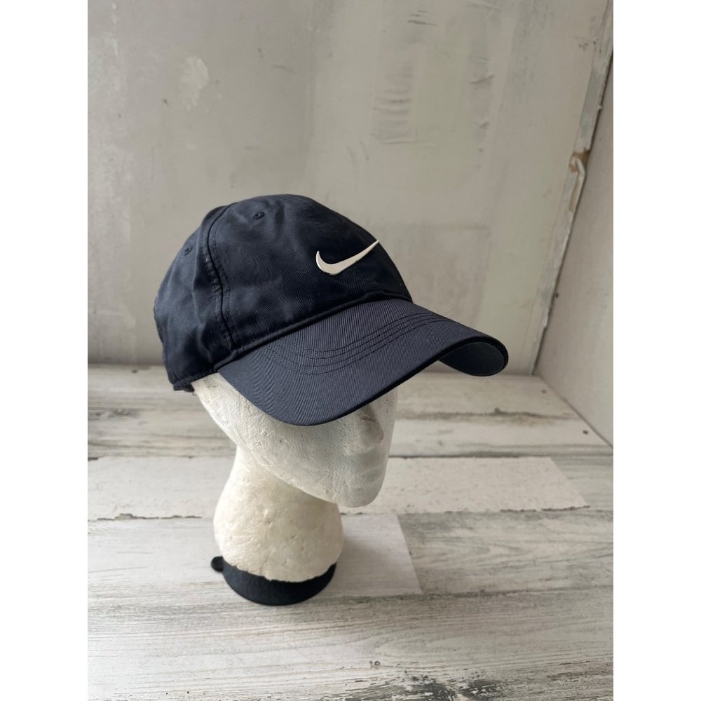 Black Nike Golf adjustable back ball cap